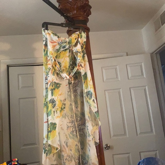 Halter dress with shorts inside - Picture 1 of 12